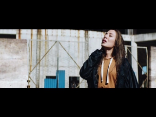 Премьера! Элина Чага - Полетели вниз (01.11.2016)