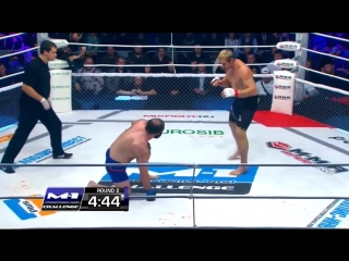 Костя Глухов вырубает Михаила Газаева!