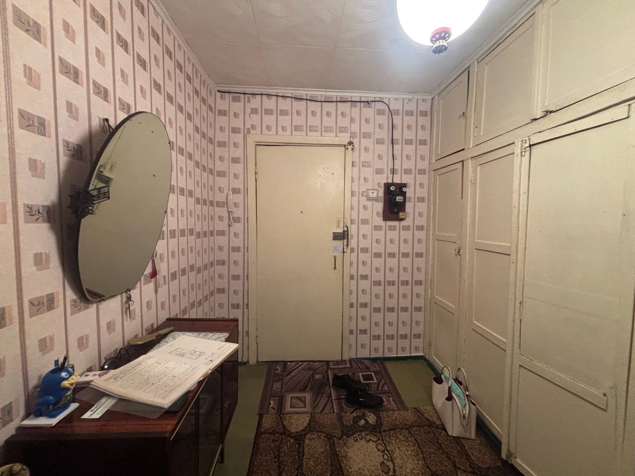 Продам 3-комн. кв. Дружбы, р-н кафе «Печь», ТЦ «Восток» 1/5 эт., чешский проект, квартира не угловая, 65 кв.м., комнаты изолированные, большая кухня 8,5 кв.м., с кухни выход на лоджию, санузел раздельный бойлер, жилое состояние. Хорошее месторасположение. Рядом садик, магазины, рынок, школа, парк. . Цена 6 30...