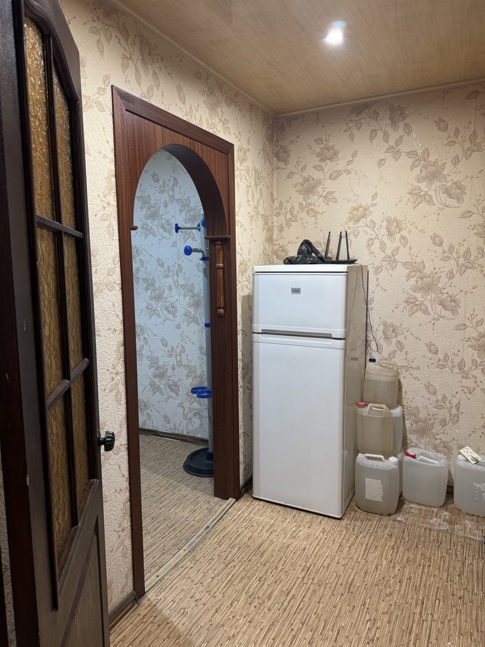 Сдается 1-к квартира, район маг. Атланта, по ул. Ленина. 8 этаж, лифт работает. В наличии мебель и техника, интернет. Долгосрочная аренда. Без животных. Цена 15000 руб+к/у (ежемесячно) Залог+ агентские (единоразово) +79591108151 тг...